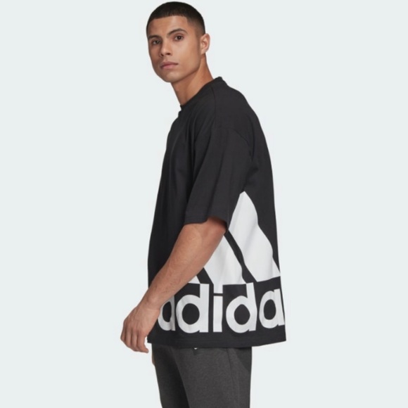 Adidas badge boxy graphic short sleeve tee mens Size Large - Picture 6 of 6
